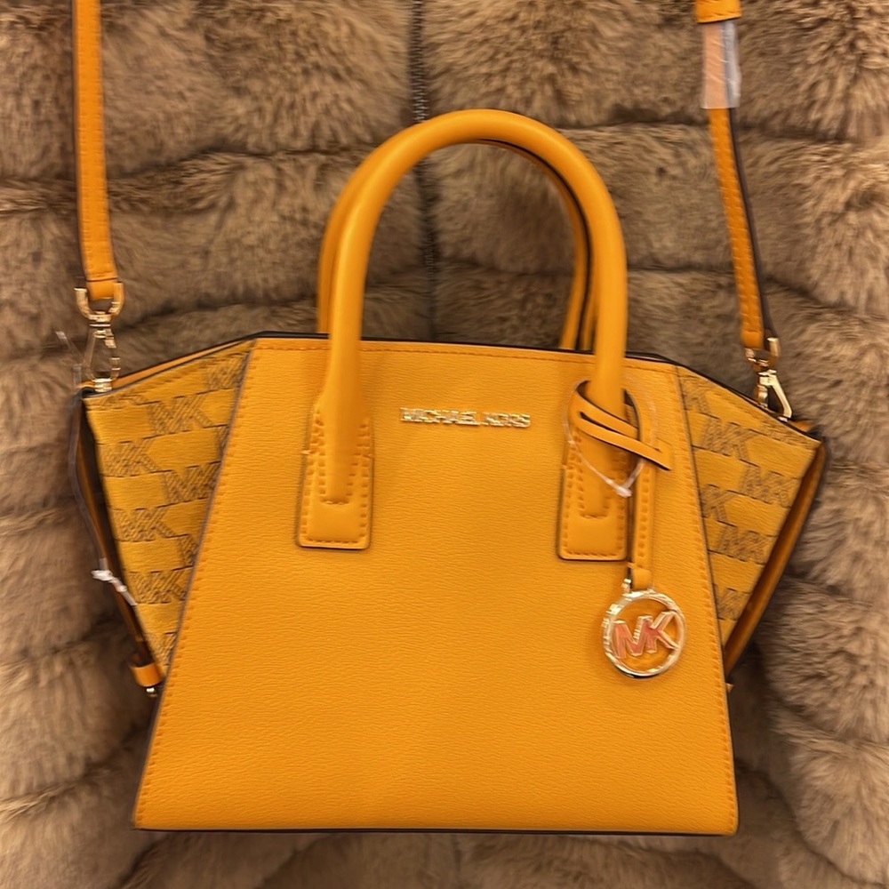 Michael Kors Avril Small Signature PVC Top Zip Satchel Crossbody Bag
Honeycomb - Picture 12 of 16